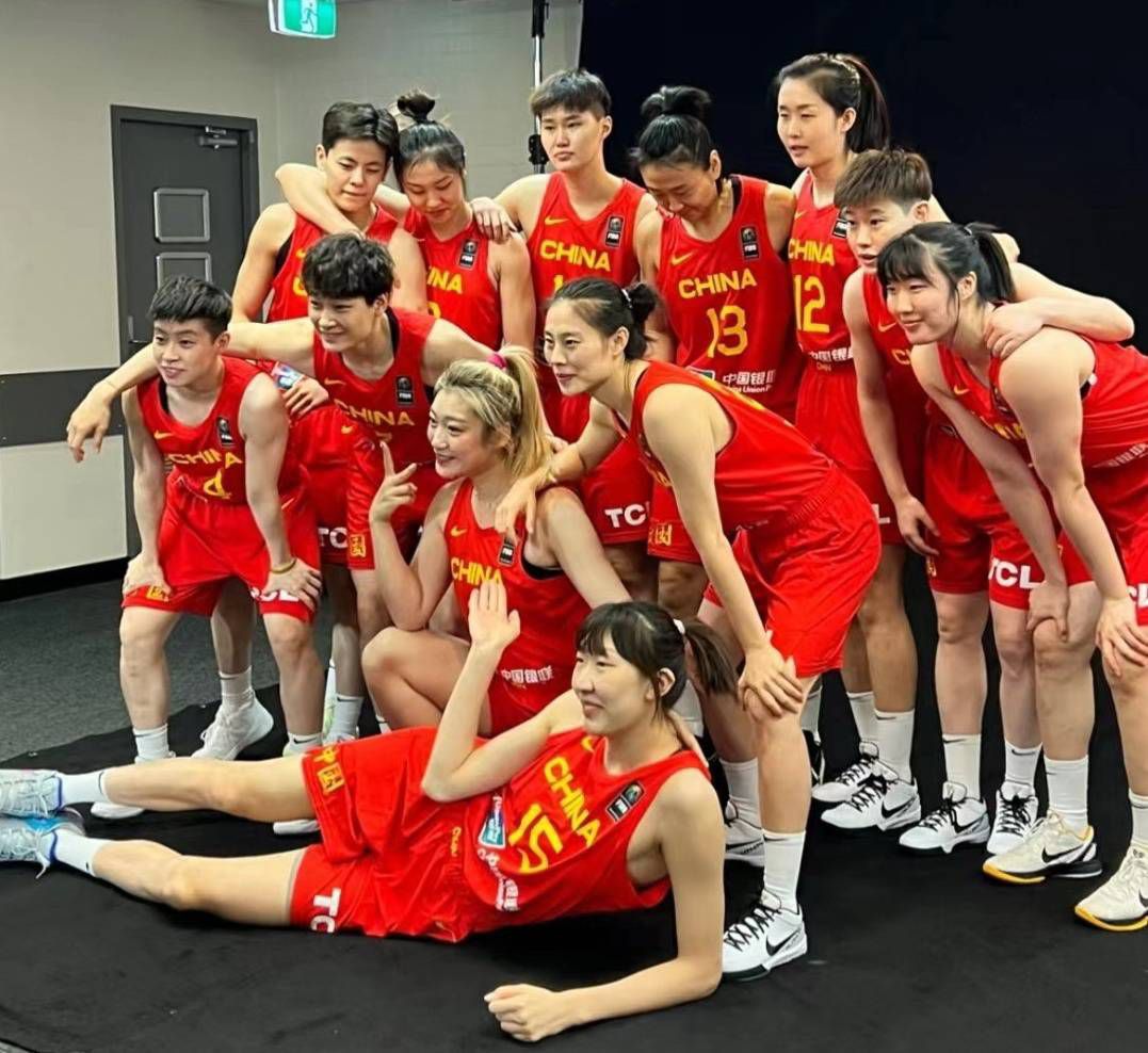 CBA 江苏肯帝亚107-78南京头排苏酒CBA 九台农商银行104-104浙江稠州事件国足vs中国香港首发：4-4-2，刘殿座、吴曦、刘彬彬、韦世豪先发中国男足vs中国香港男足的封闭热身赛正在进行。